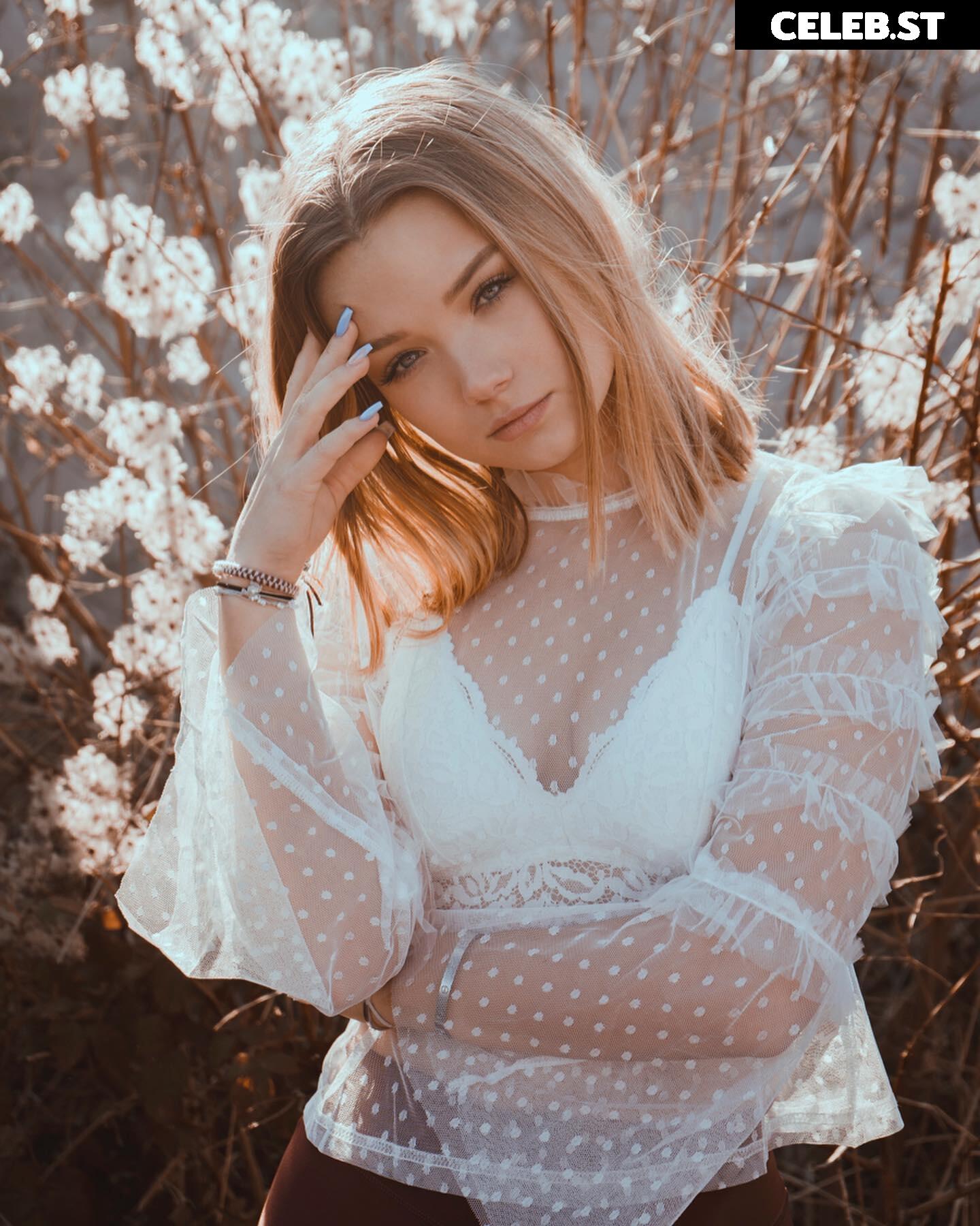 Julia Beautx Image 734372