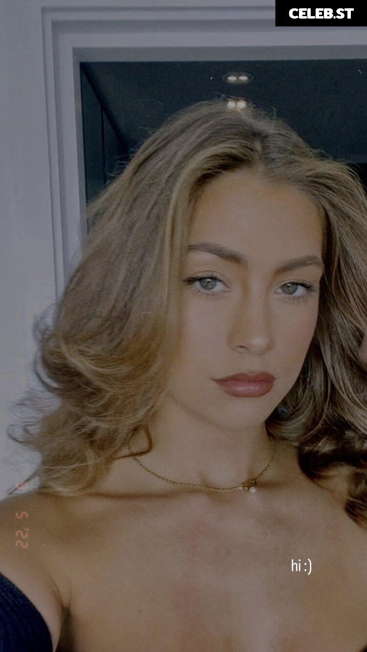 Sophia Weber Image 734315