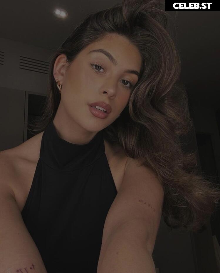 Sophia Weber Image 734000