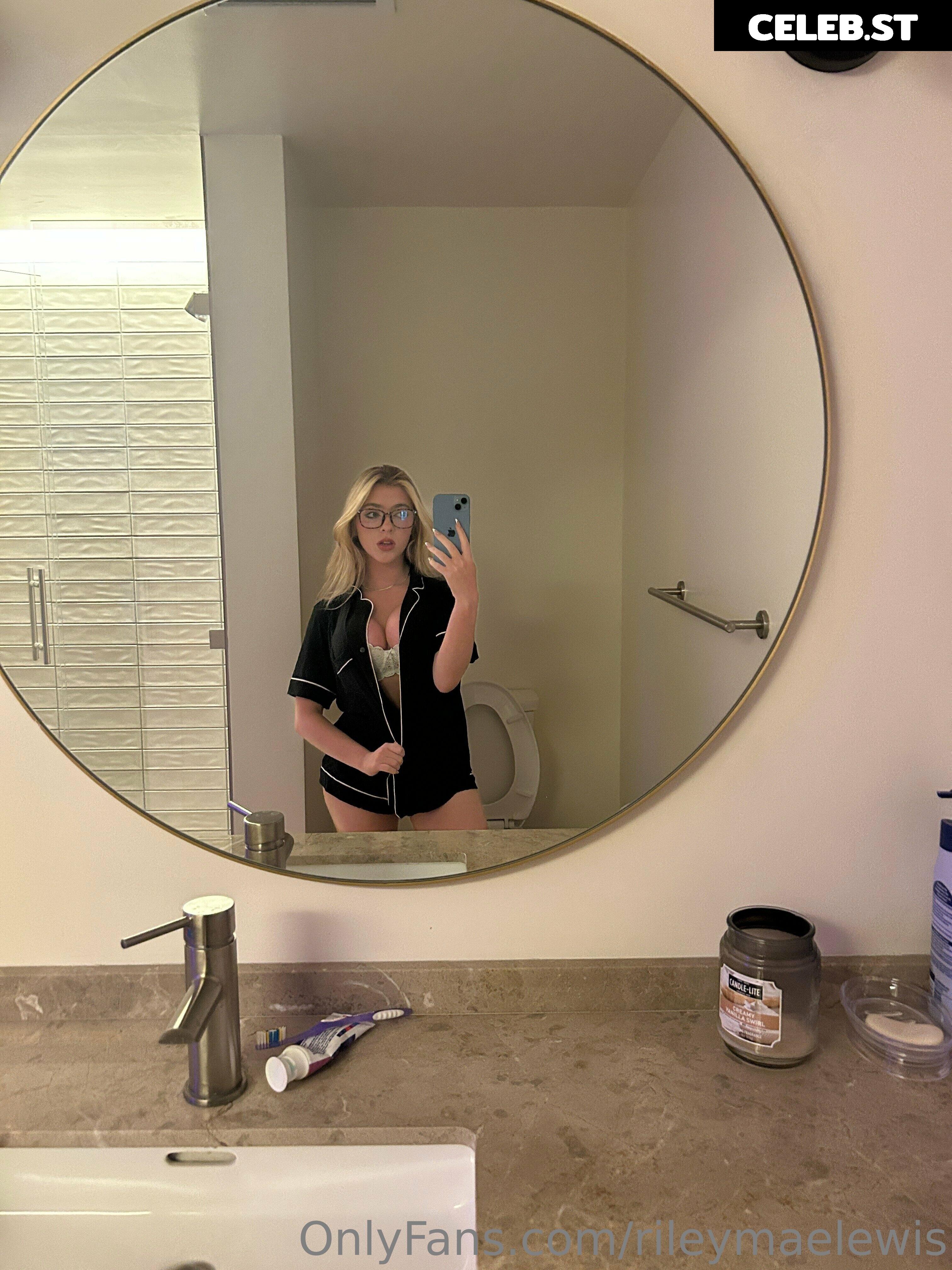 Riley Mae Lewis Image 733432