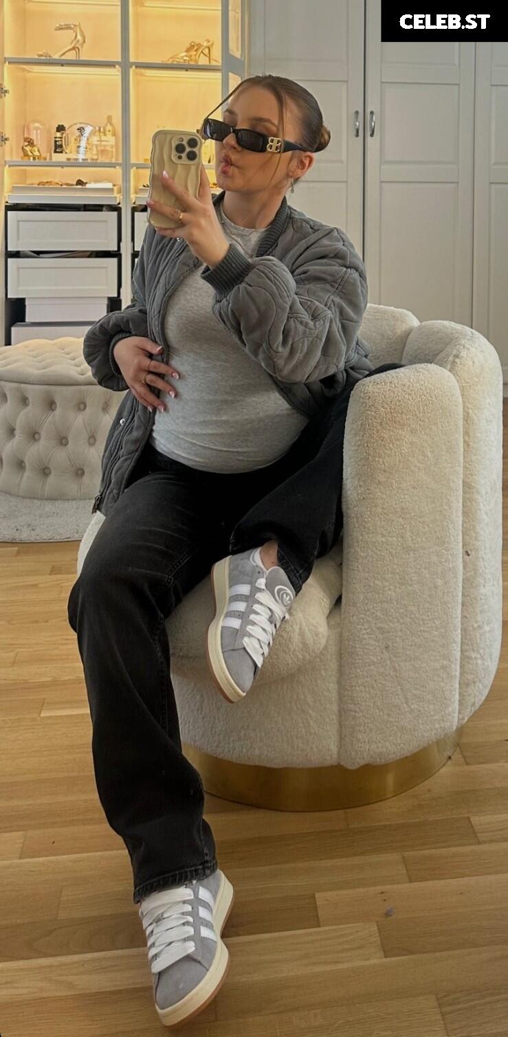 Alinamour Image 749640