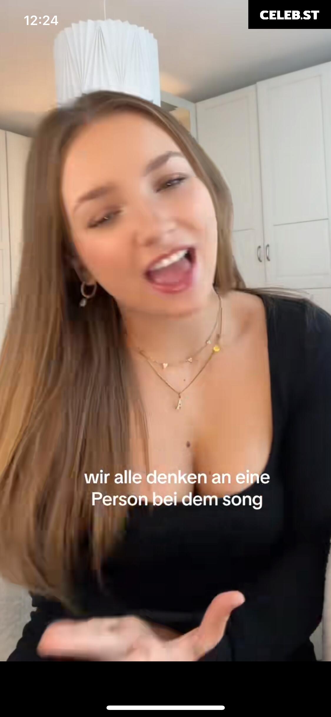 Alinamour Image 749331