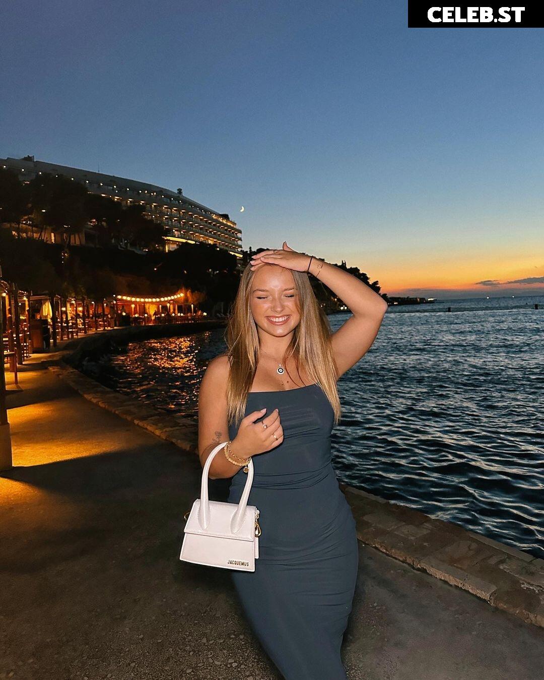 Alinamour Image 747713