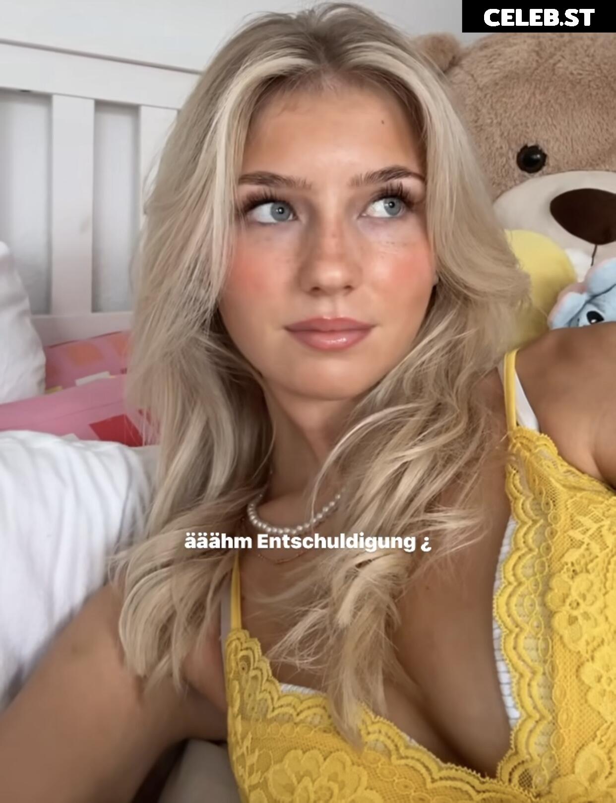 Elena Zoe Image 747852