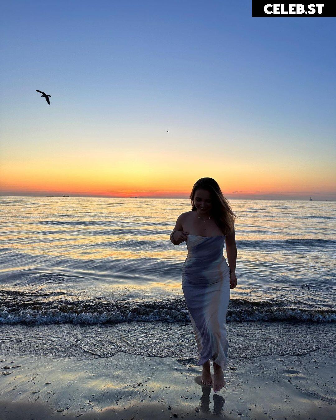 Alinamour Image 745116