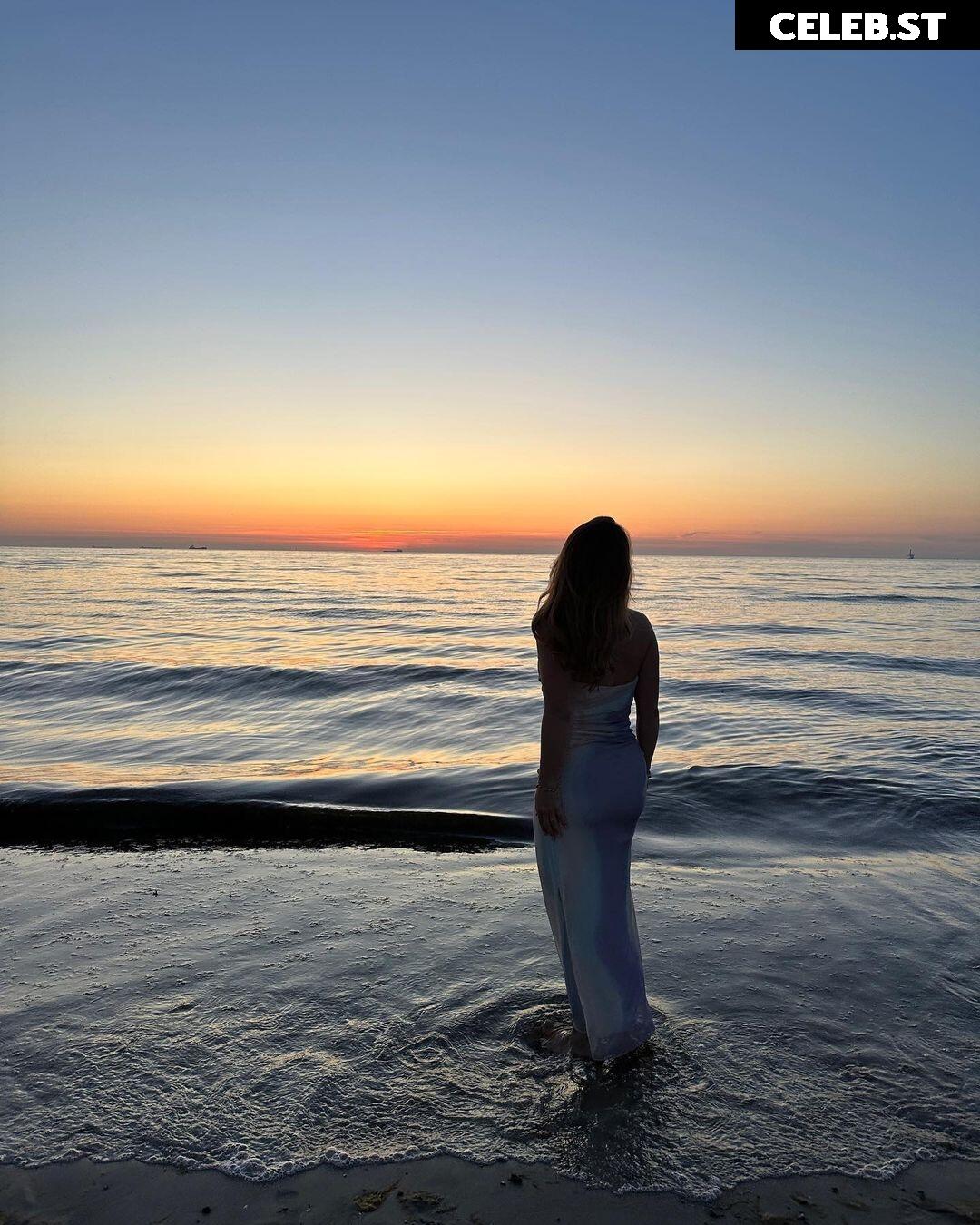 Alinamour Image 745138