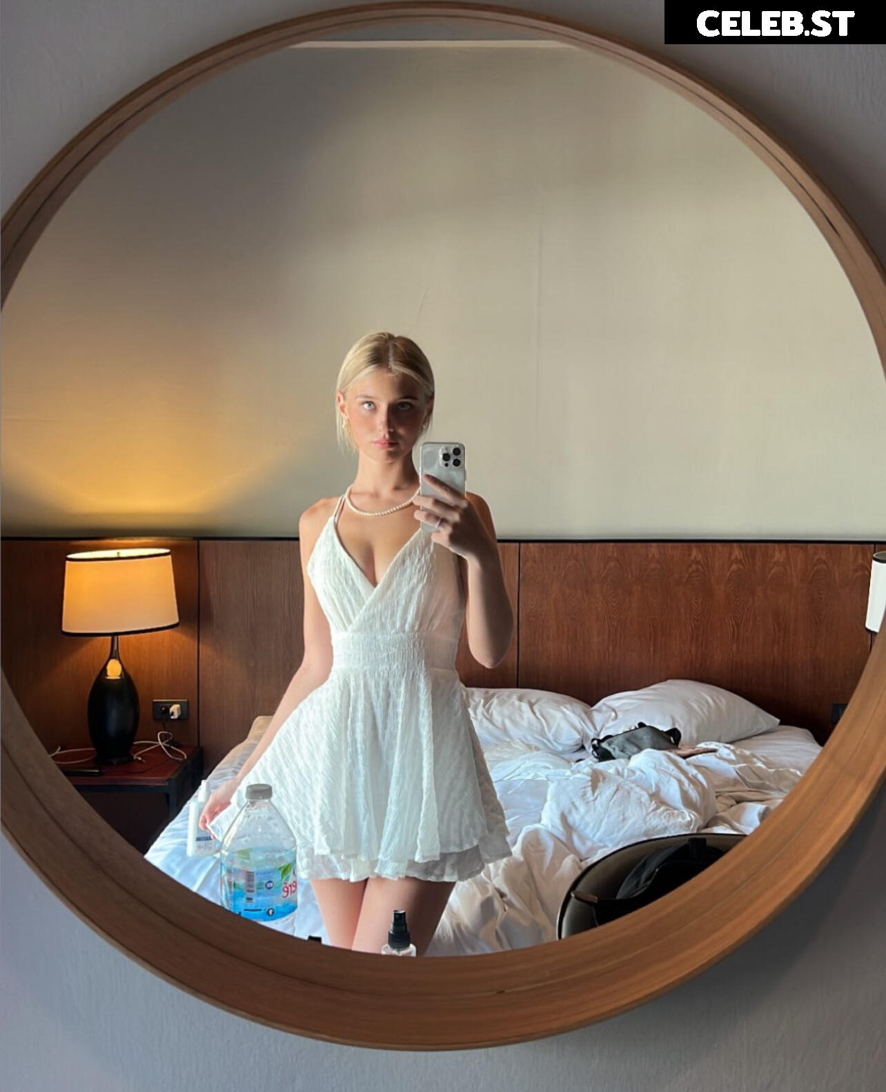Elena Zoe Image 745226