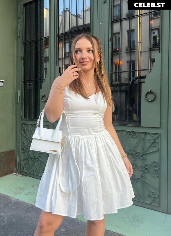 Alinamour Image 744880
