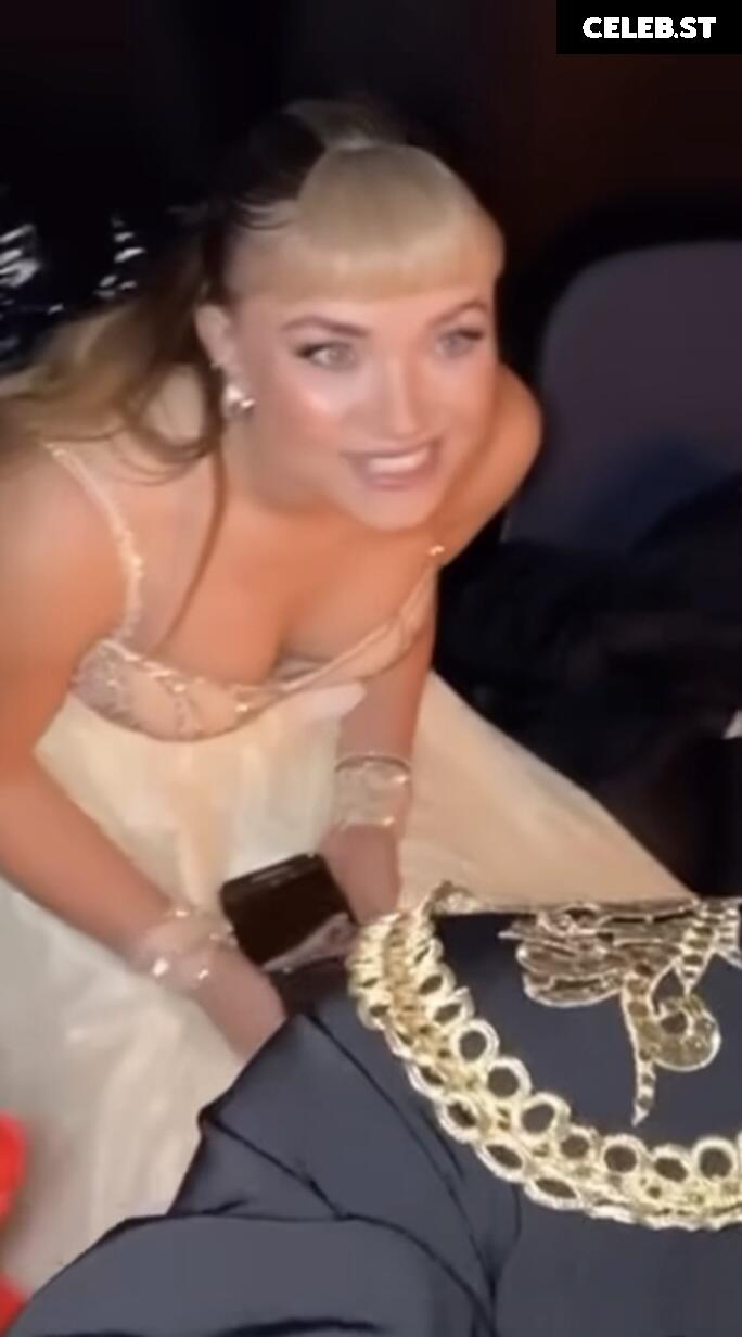 Julia Beautx Image 743749