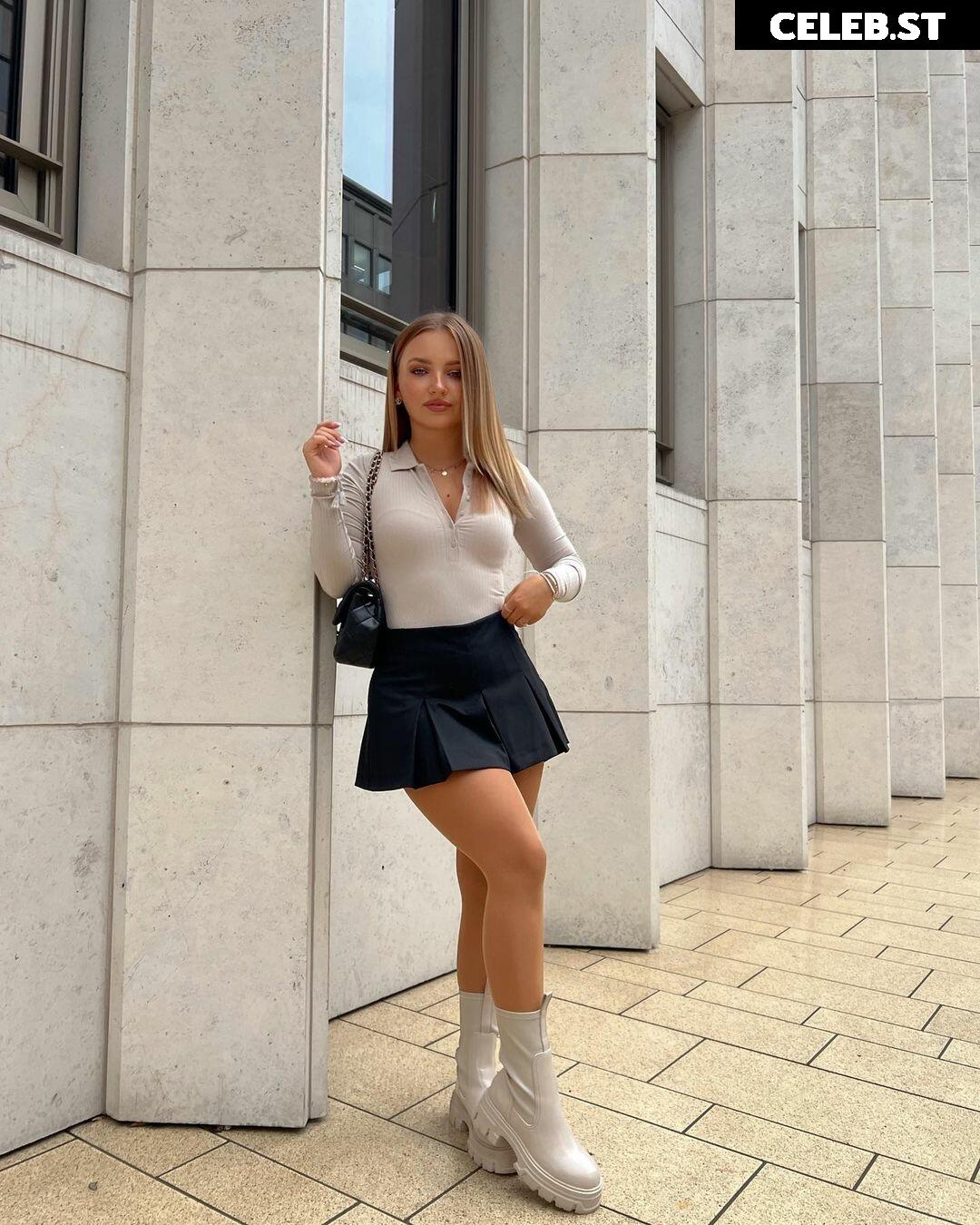 Alinamour Image 743376
