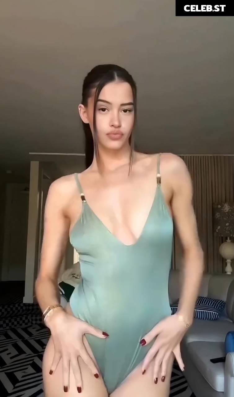 Léa Elui Image 740519