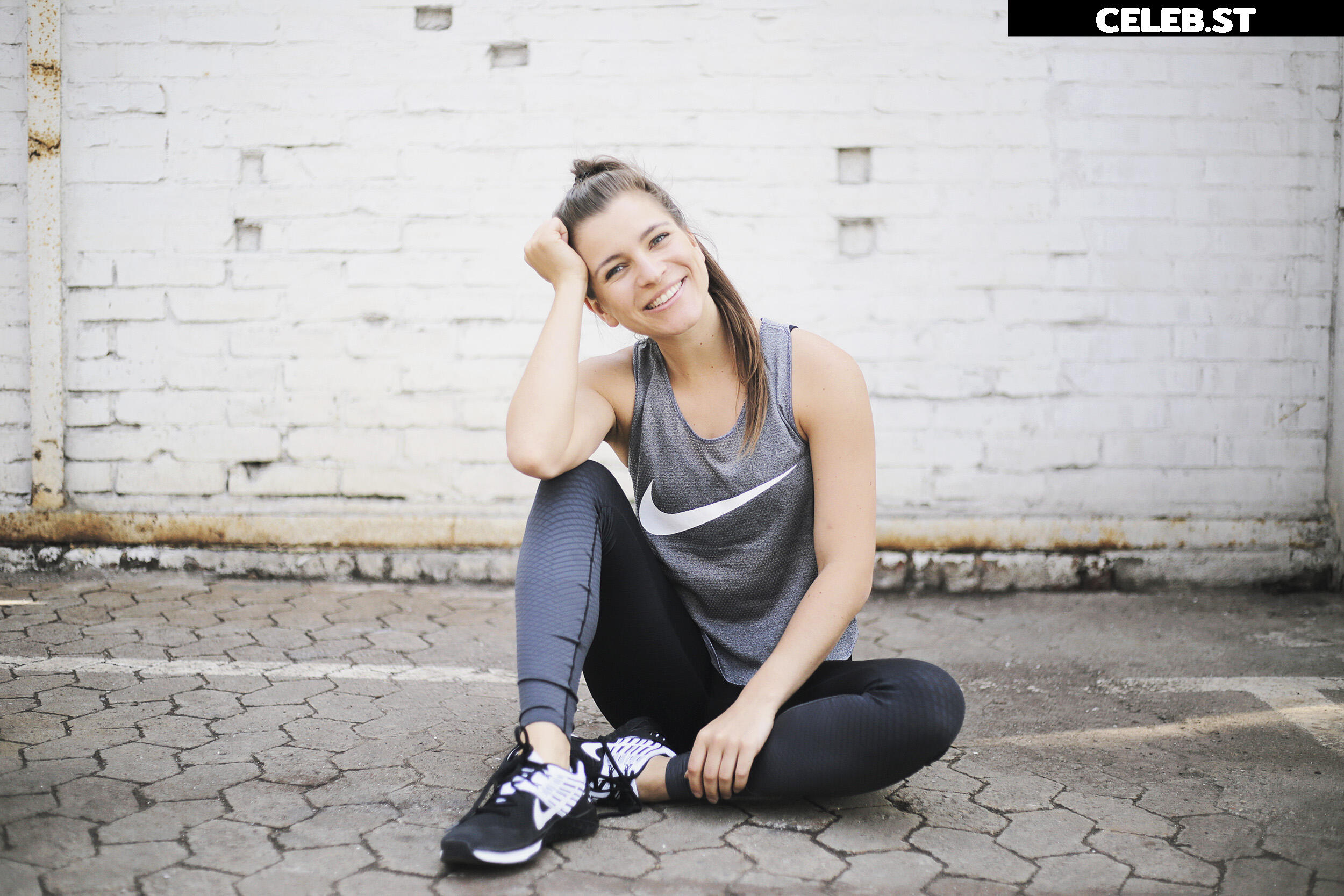Mady Morrison Image 753727
