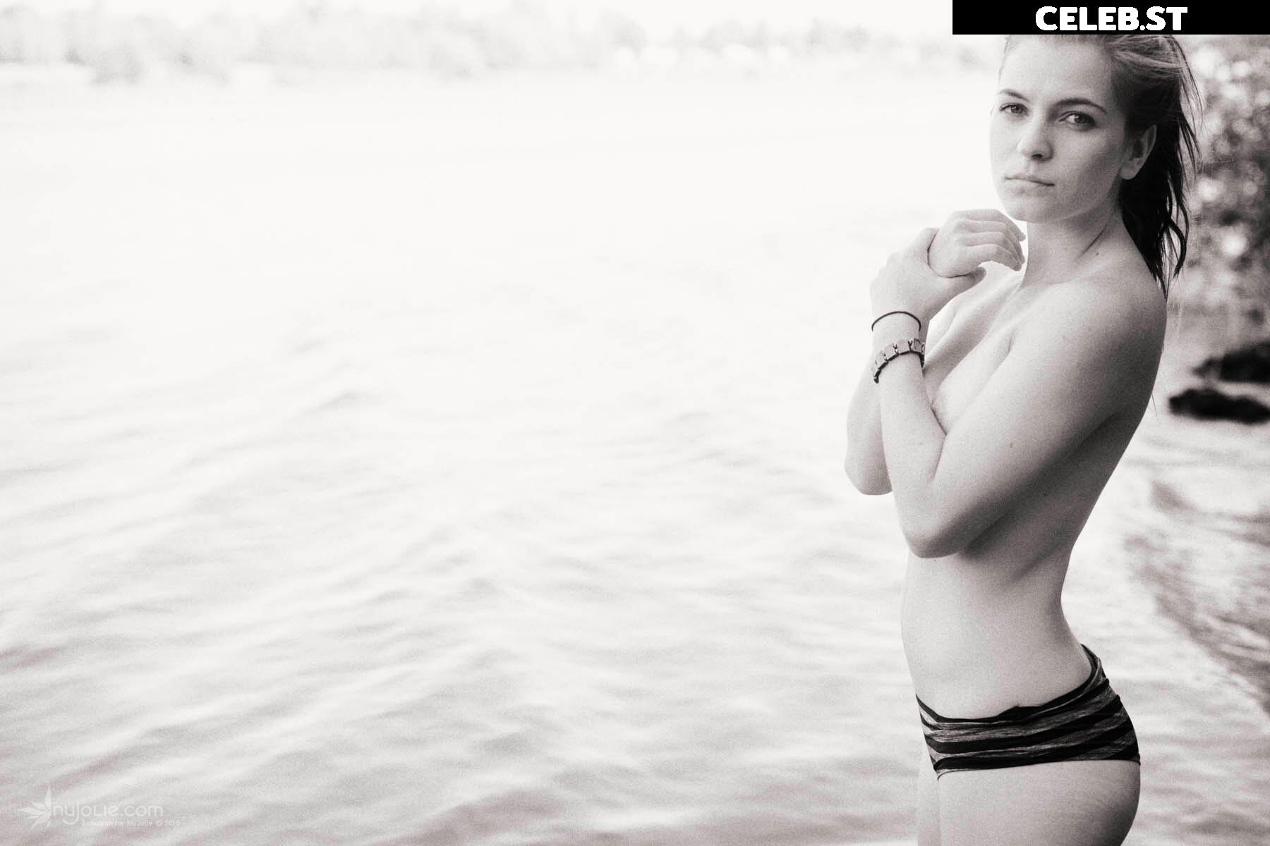 Mady Morrison Image 750697