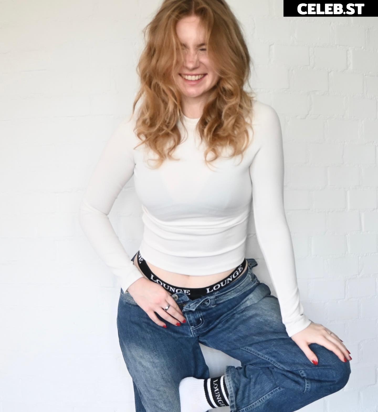 Francesca Dougan Image 708563