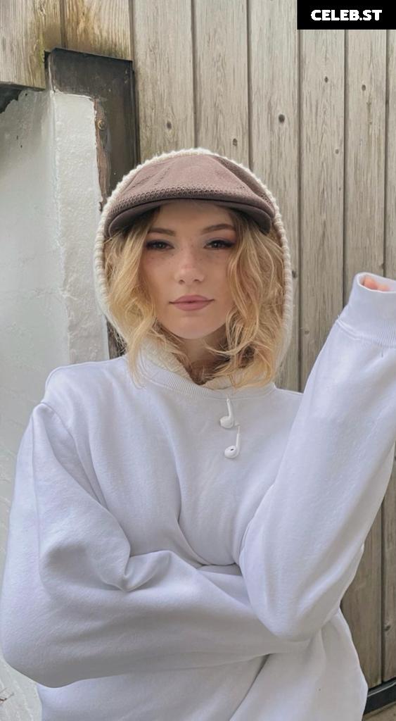 Francesca Dougan Image 708664