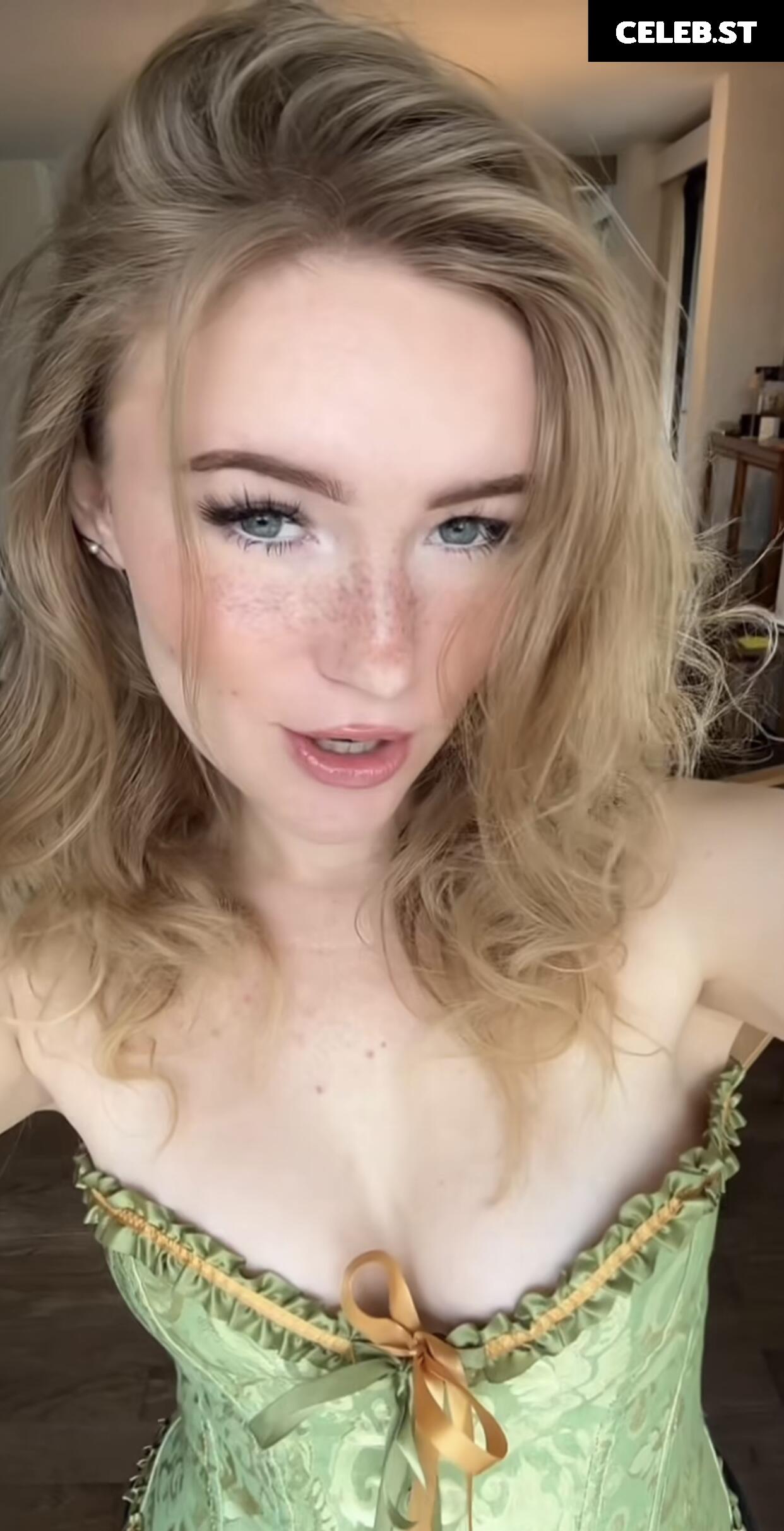 Francesca Dougan Image 708243