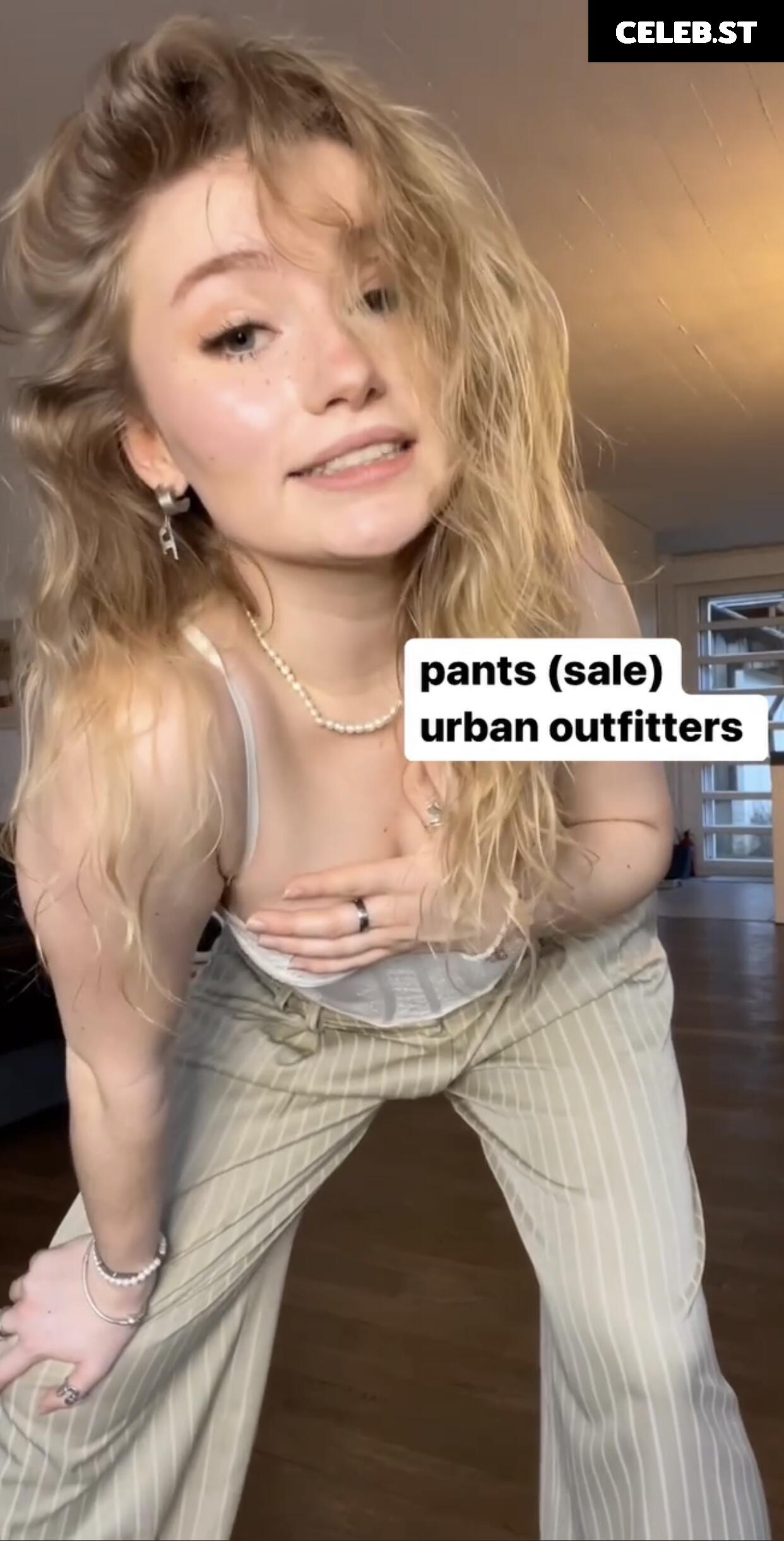 Francesca Dougan Image 708371