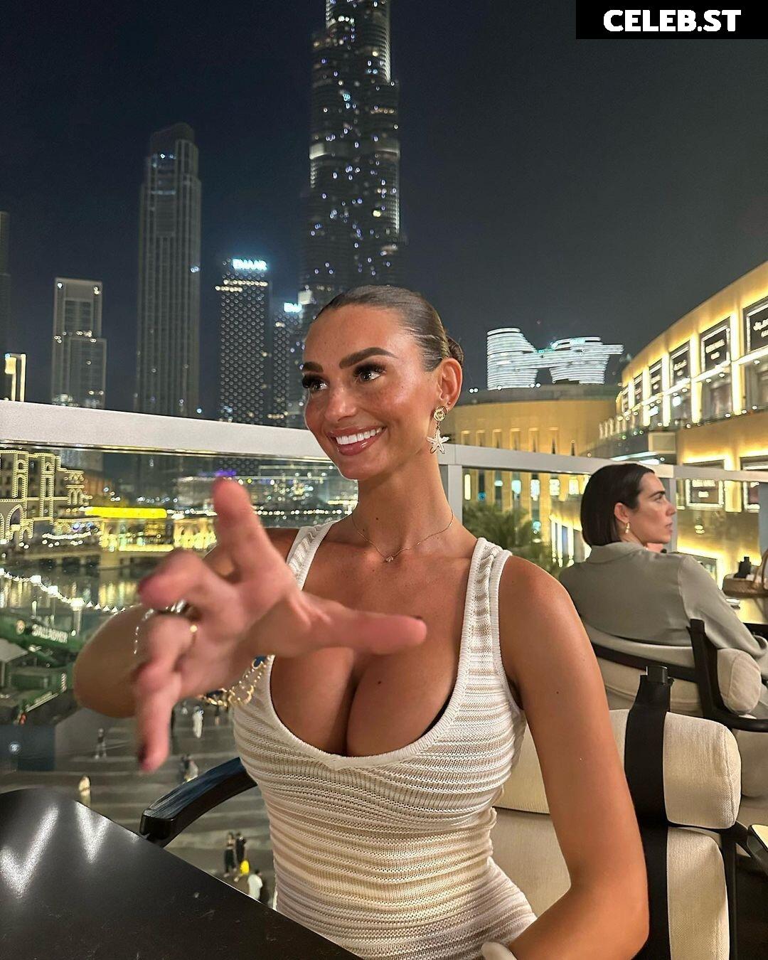 Maddy Cheary Image 706285