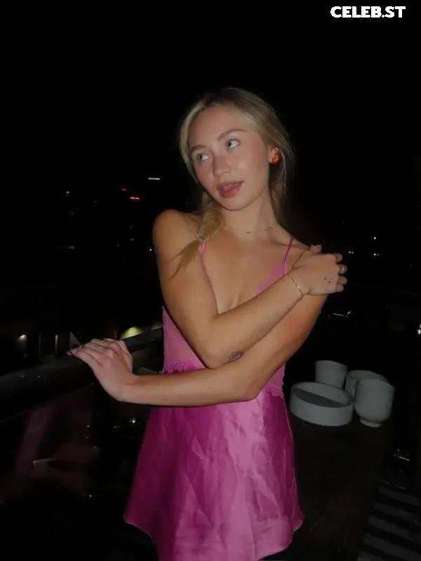 Taylor Hudson Image 705758