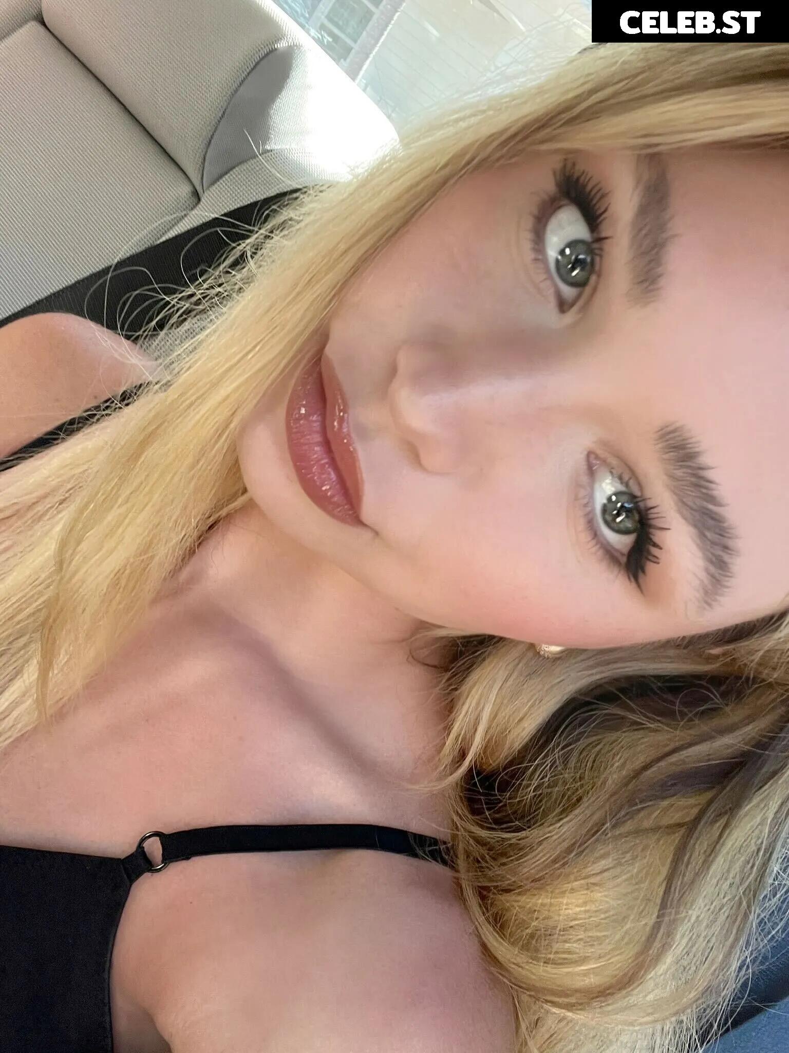 Taylor Hudson Image 703578