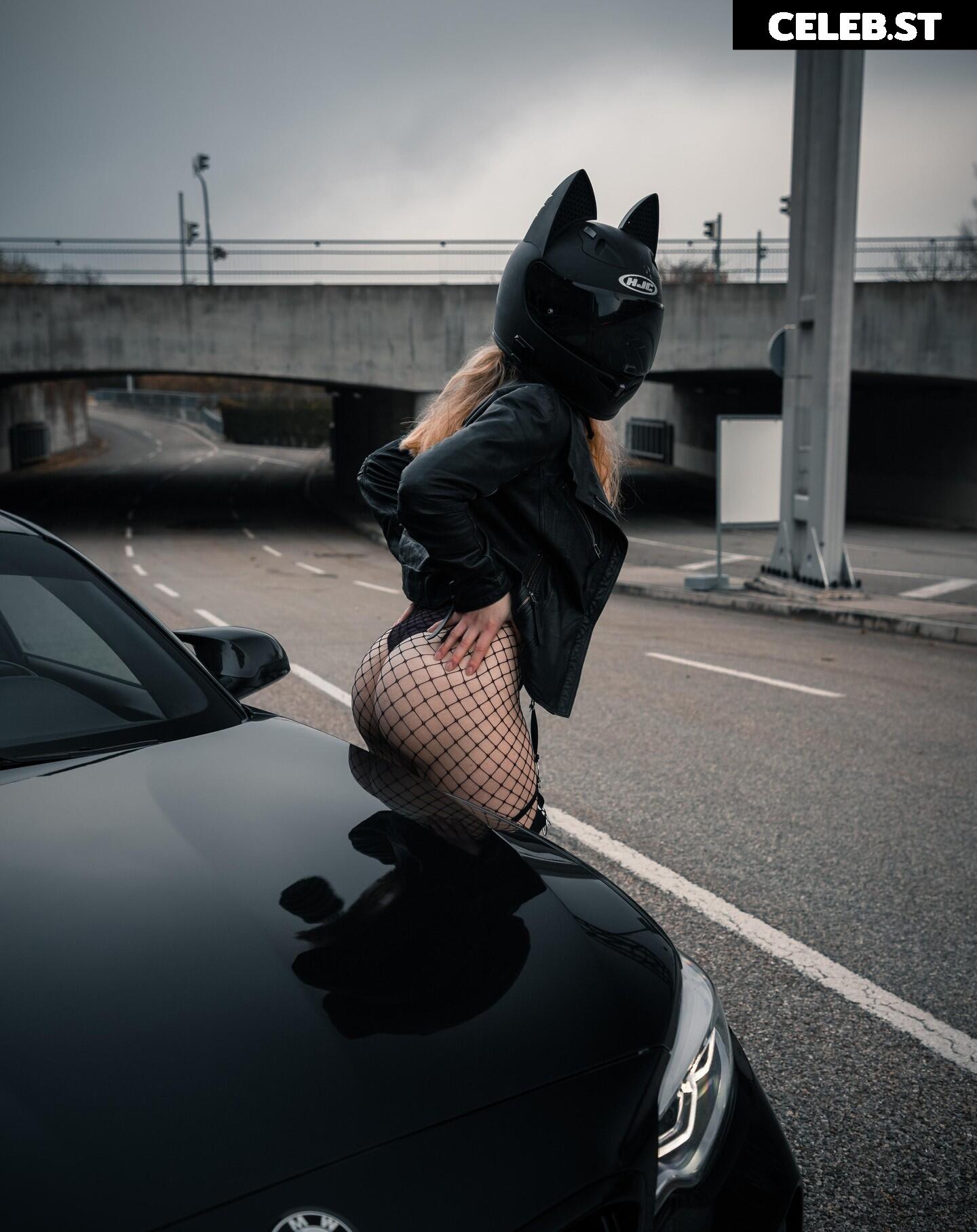 Biker_qu33n Image 703470
