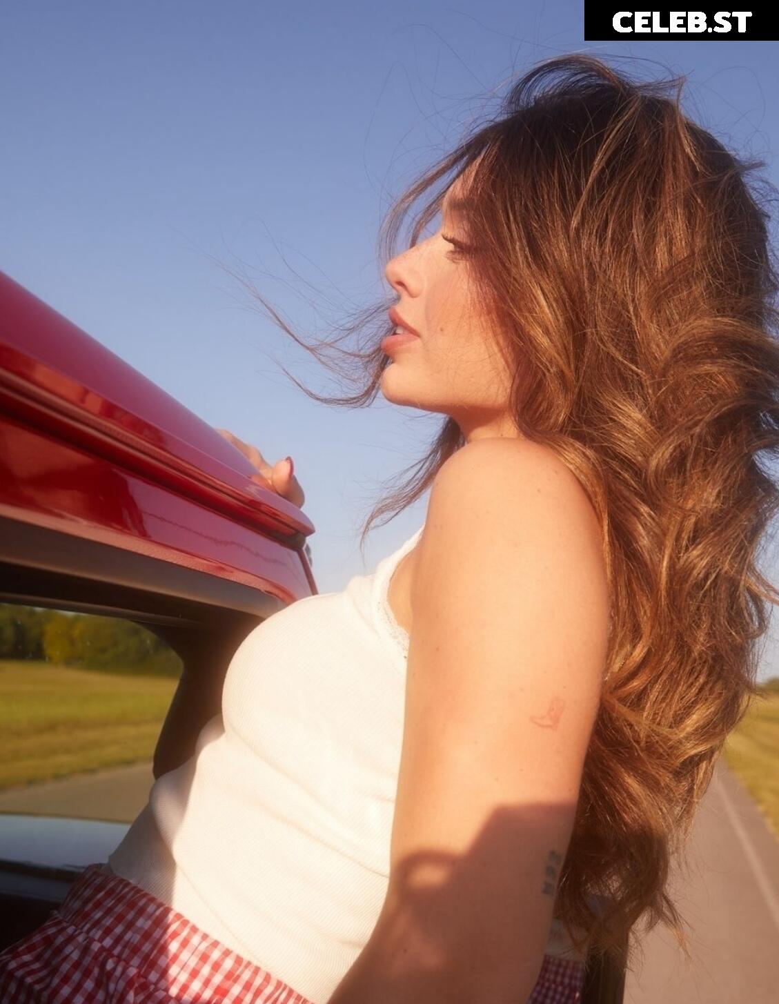 Tabitha Swatosh Image 703171