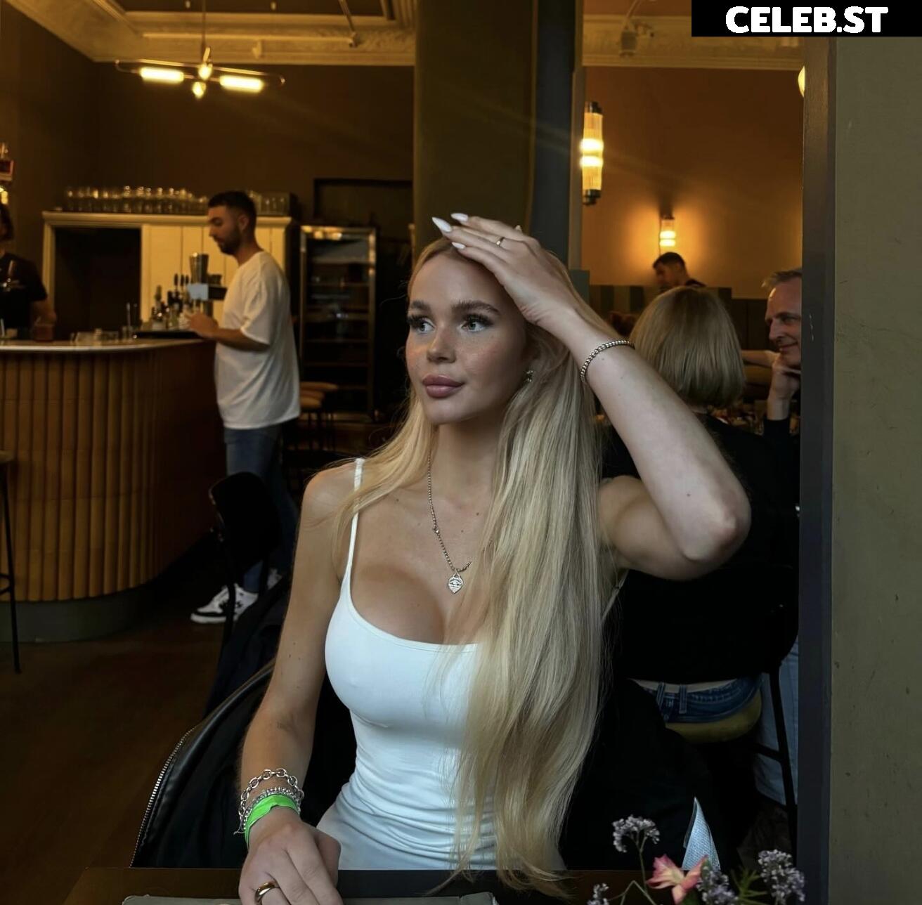 Carla Wiedbrauk Image 703103