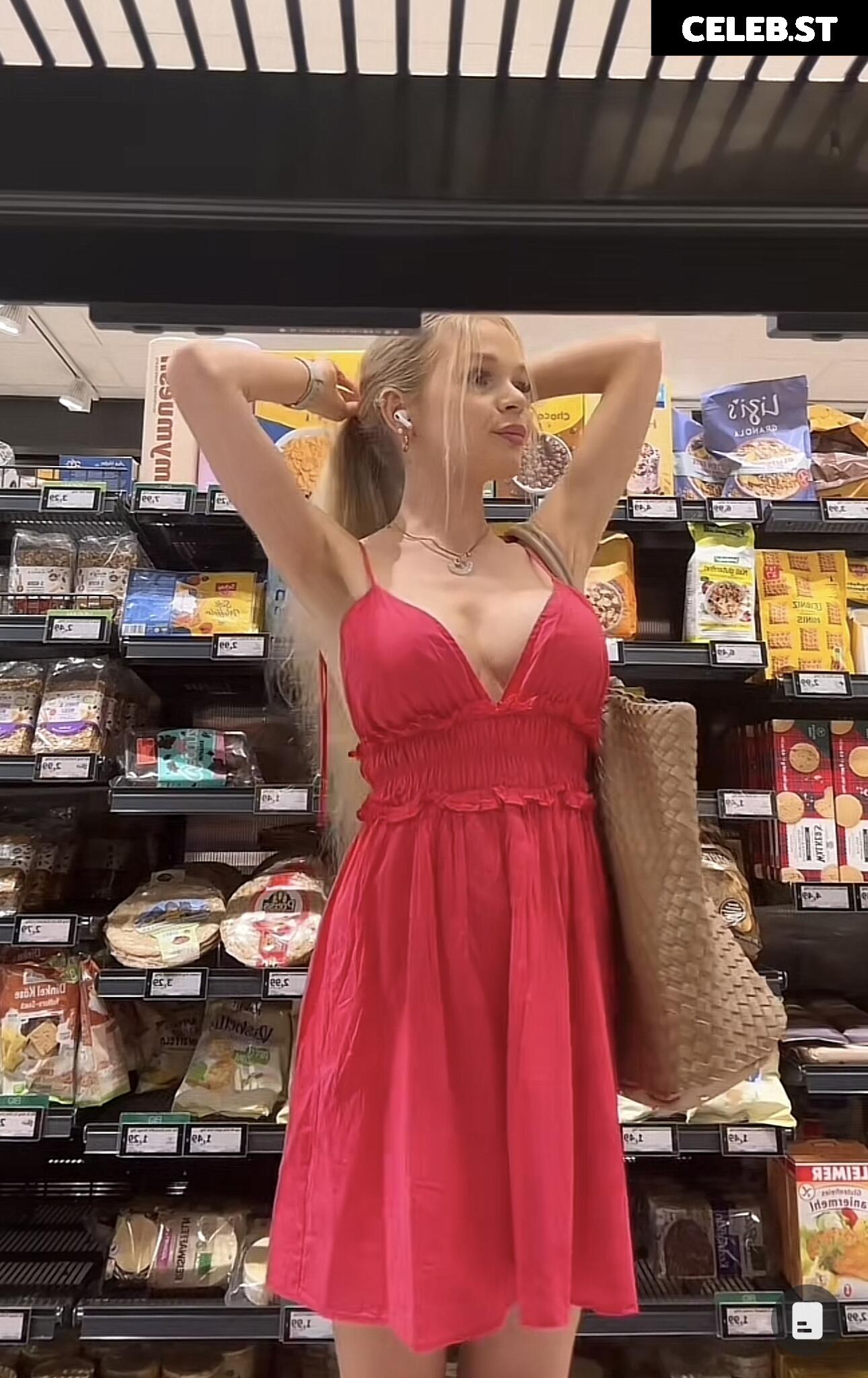 Carla Wiedbrauk Image 703965