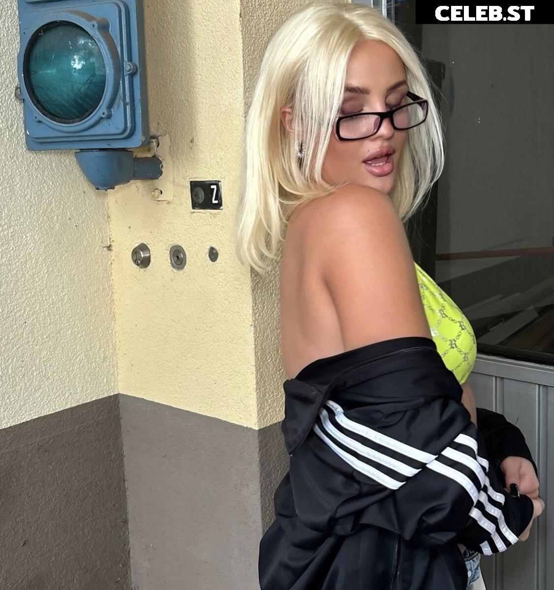 Cassy Cassau Image 702552