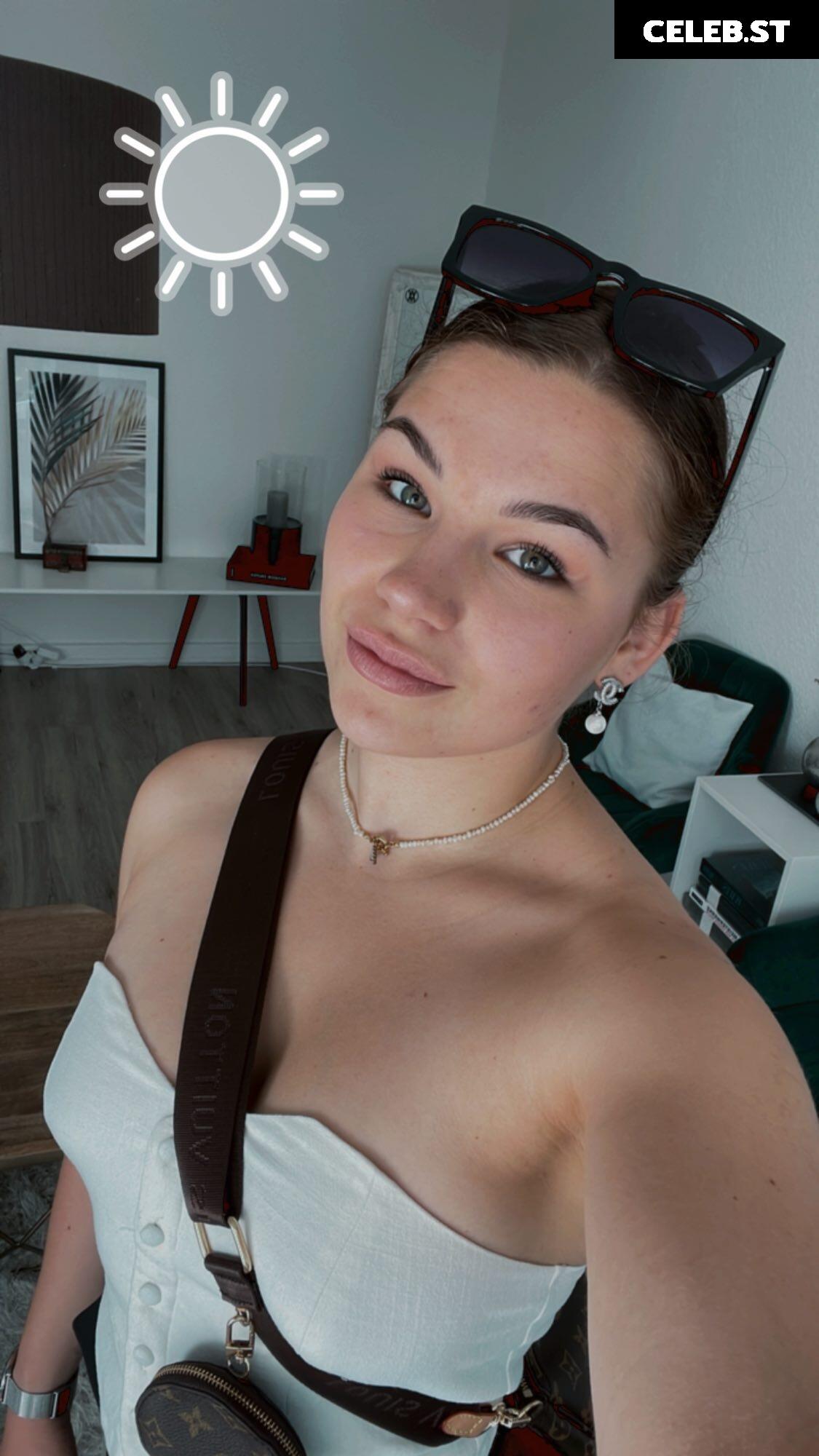 alisa_mach Image 702227