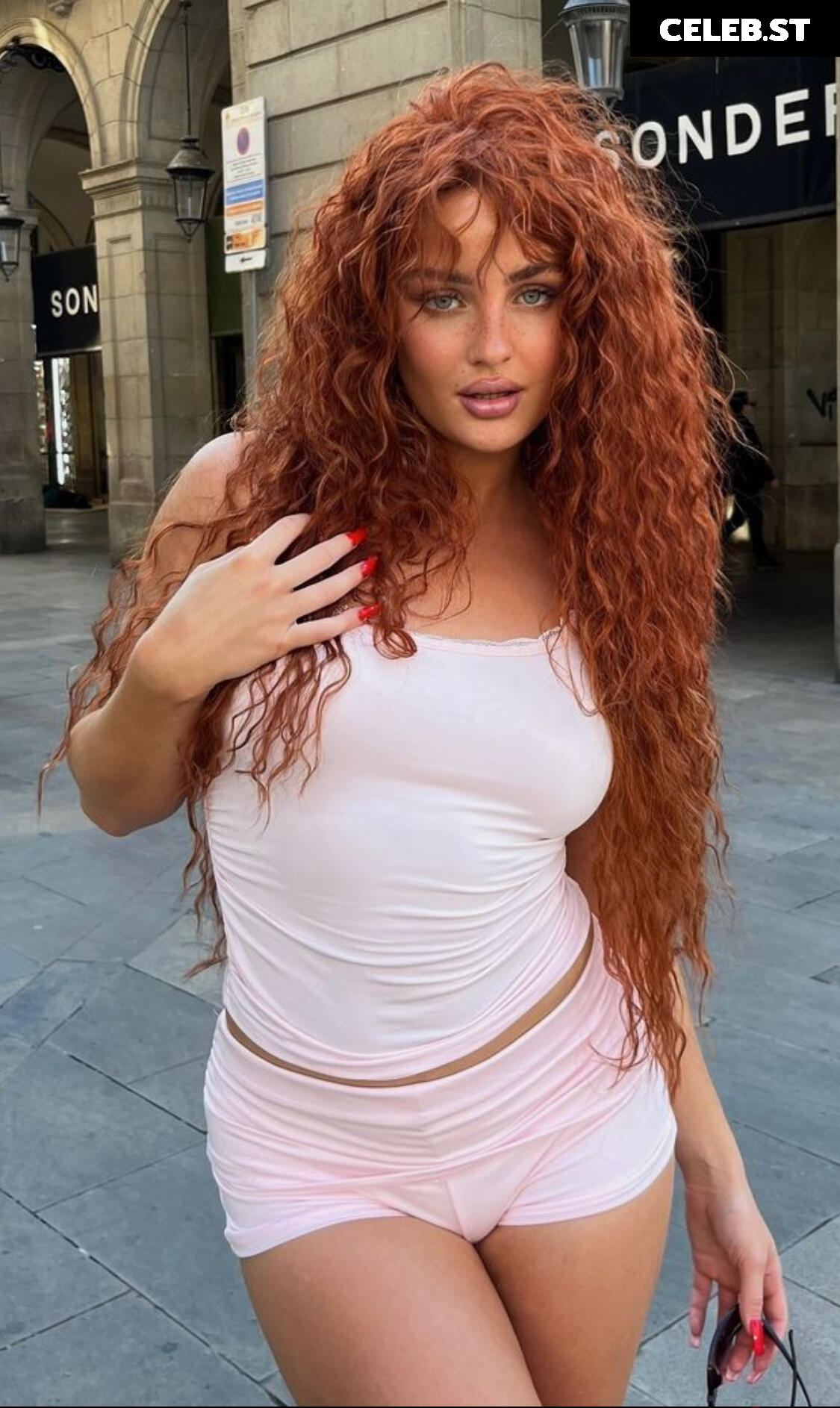 Cassy Cassau Image 702347