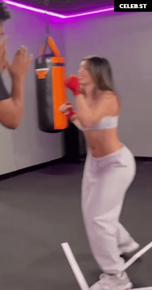 Tabitha Swatosh Image 701028