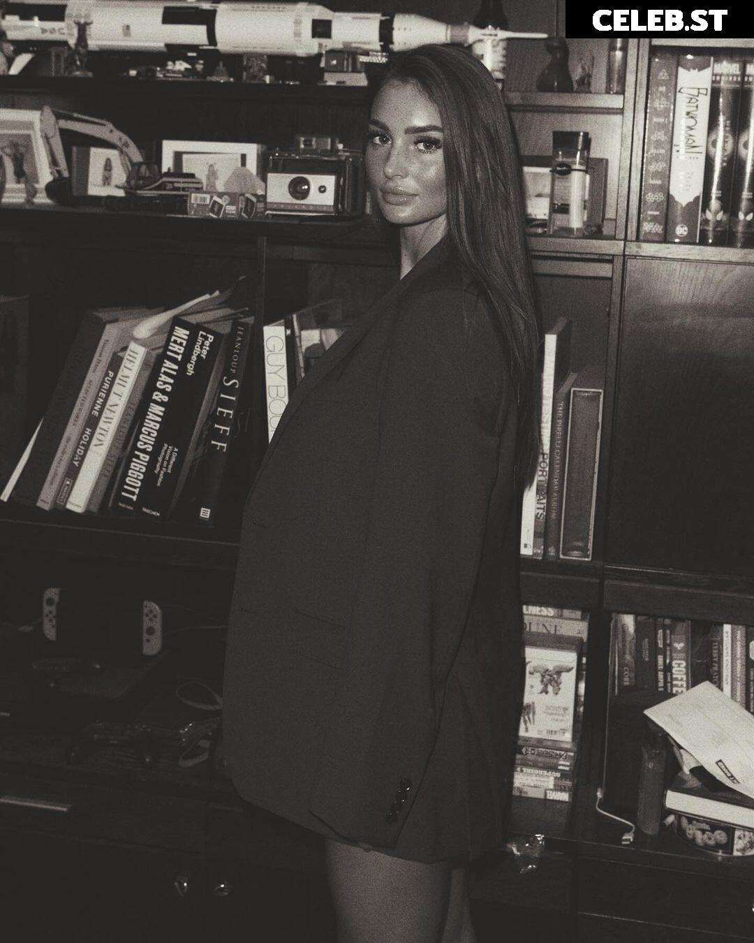 Maddy Cheary Image 700096