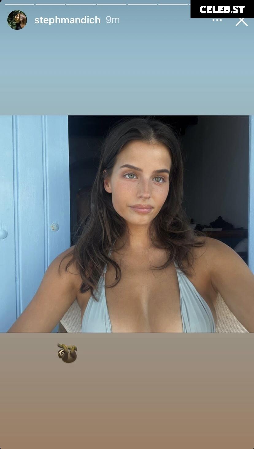 Stephanie Mandich Image 700881