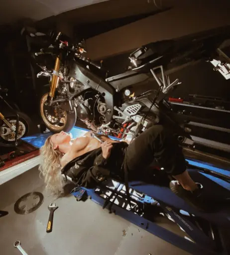 Image 9880016 from Juju Brais | Julia Abrams