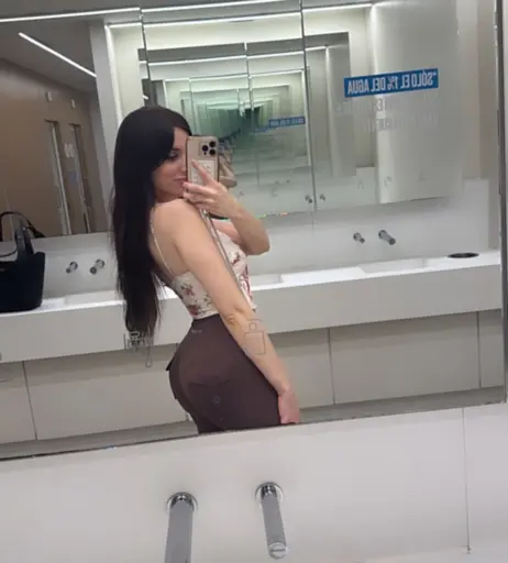 Image 9861354 from Zeling/Alicia/Zeiing