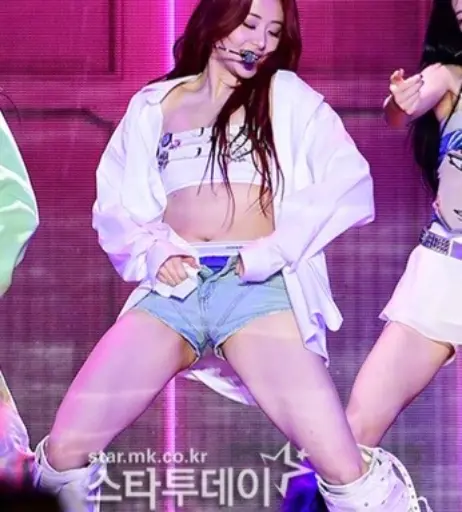 Image 9862810 from Huh Yunjin 허윤진 | LESSERAFIM