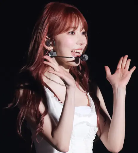 Image 9862711 from Sakura Miyawaki 宮脇 咲良 | LESSERAFIM