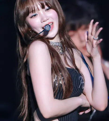 Image 9862668 from Kim Chaewon 김채원 [Le Sserafim]