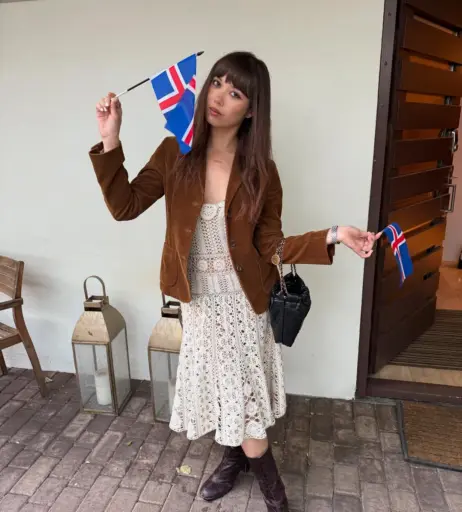 Image 9862006 from Laufey lin