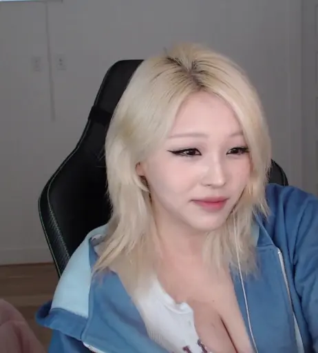 Image 9860121 from Kang Hee Yoon / Hyoon / Aikuros