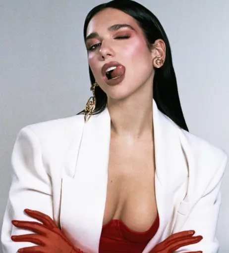 Image 9868711 from Thelittlered