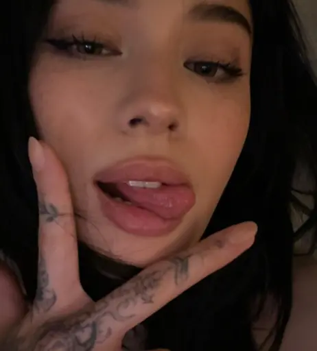 Image 9850932 from Vylerria