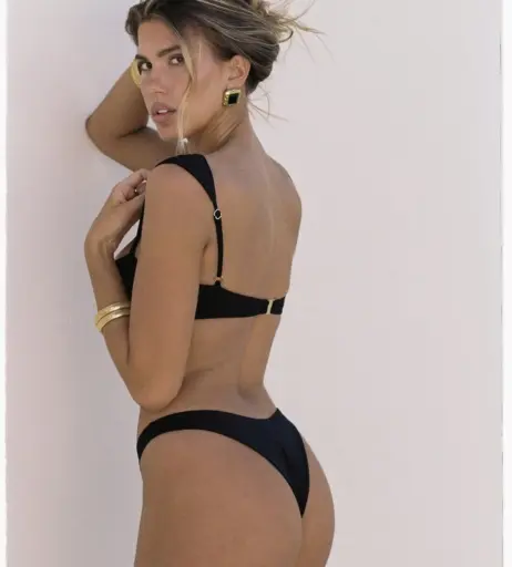 Image 9826762 from Kara Del Toro