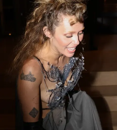 Image 9822185 from Miley Cyrus