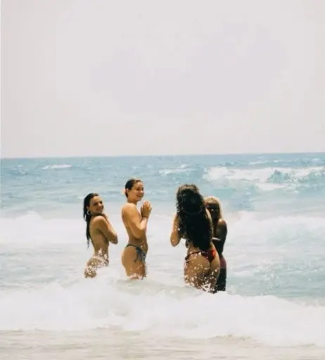 Image 9812632 from Dafne Keen