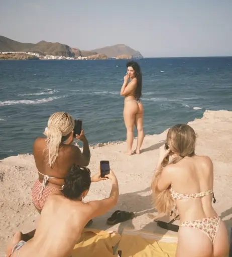 Image 9812624 from Dafne Keen