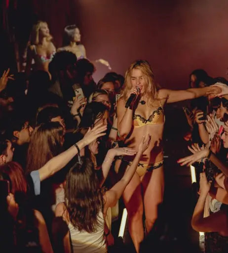 Image 9805872 from Addison Rae