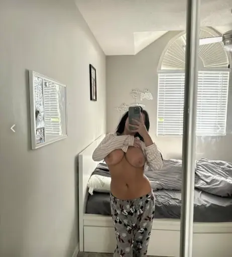 Image 9805322 from Sariixo