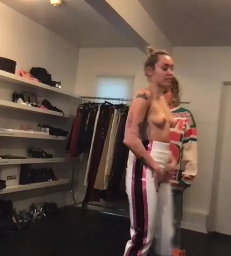 Image 9808848 from Miley Cyrus